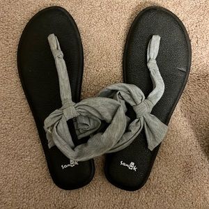 sanuk yoga sandals